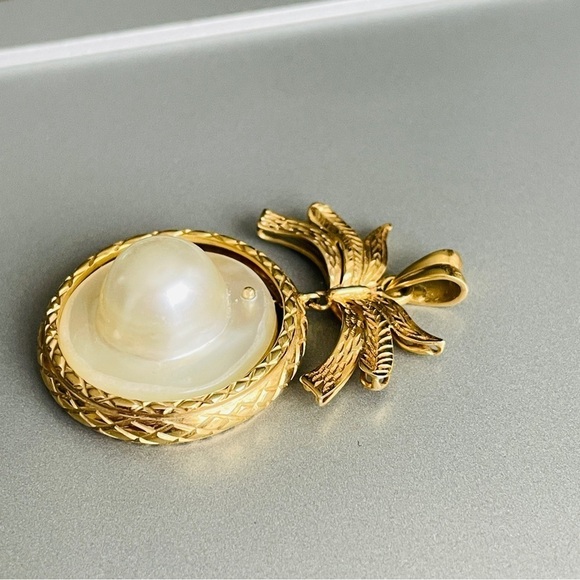Estate 14k Yellow Gold Floating Mabe Pearl Ribbon Design Dangle Unique P… - Picture 3 of 9